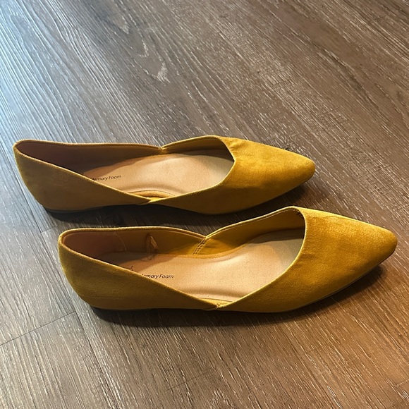 Time and Tru Mustard Yellow Loafers - Picture 2 of 6